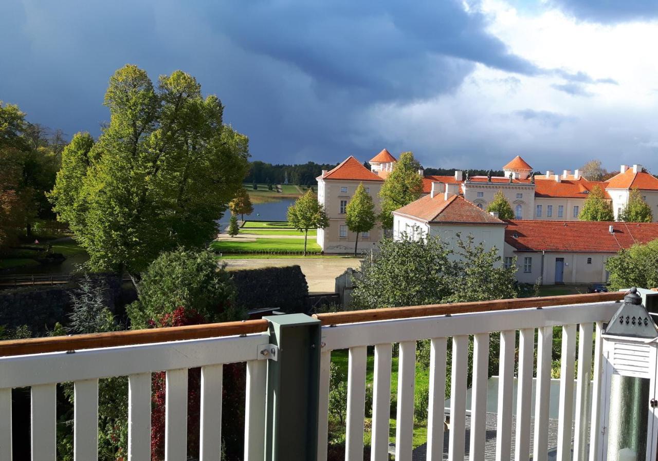 Loggiahaus Am Schloss, 5 Ferienwohnungen, Teils Mit Schloss- Und Seeblick Райнсберг Екстериор снимка