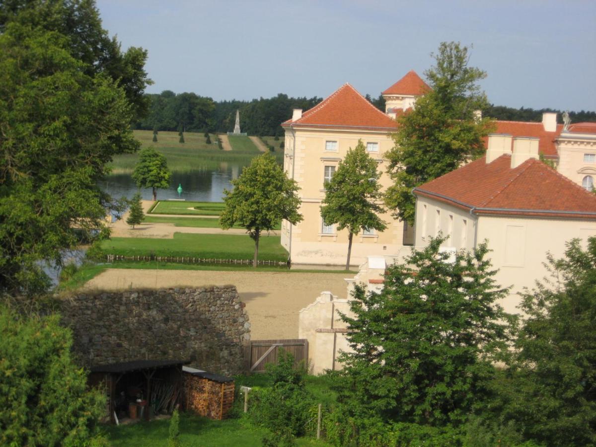 Loggiahaus Am Schloss, 5 Ferienwohnungen, Teils Mit Schloss- Und Seeblick Райнсберг Екстериор снимка