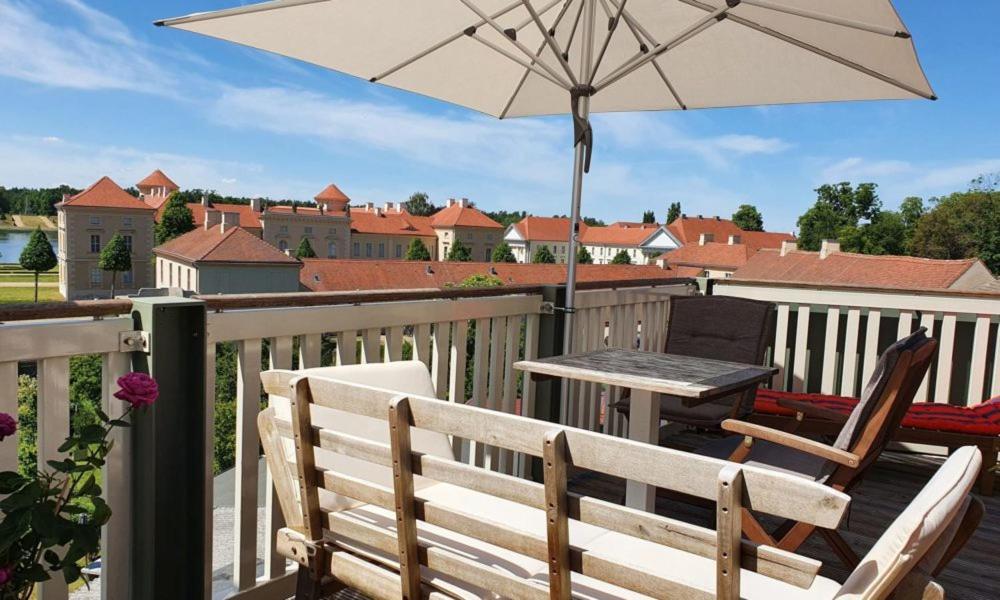 Loggiahaus Am Schloss, 5 Ferienwohnungen, Teils Mit Schloss- Und Seeblick Райнсберг Екстериор снимка