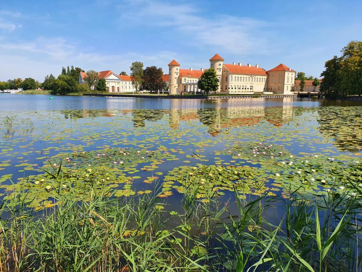 Loggiahaus Am Schloss, 5 Ferienwohnungen, Teils Mit Schloss- Und Seeblick Райнсберг Екстериор снимка