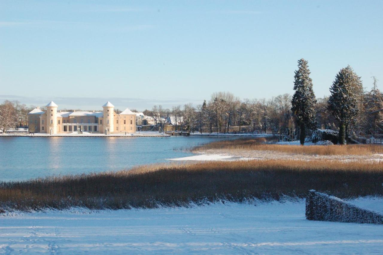 Loggiahaus Am Schloss, 5 Ferienwohnungen, Teils Mit Schloss- Und Seeblick Райнсберг Екстериор снимка